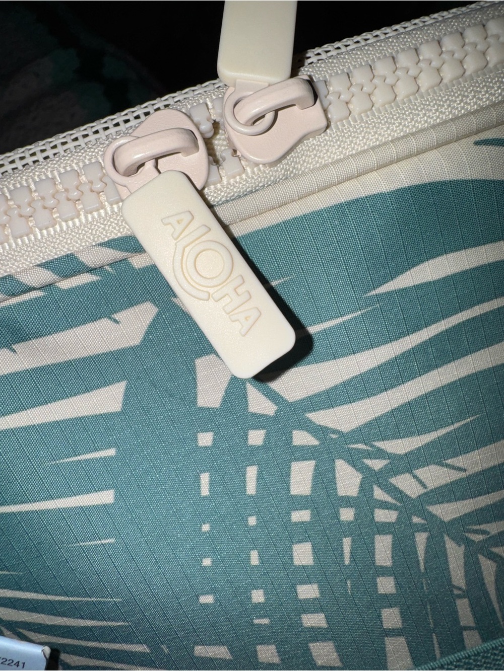 ALOHA Collection Collapsible Beach Tote - Picture 3 of 6